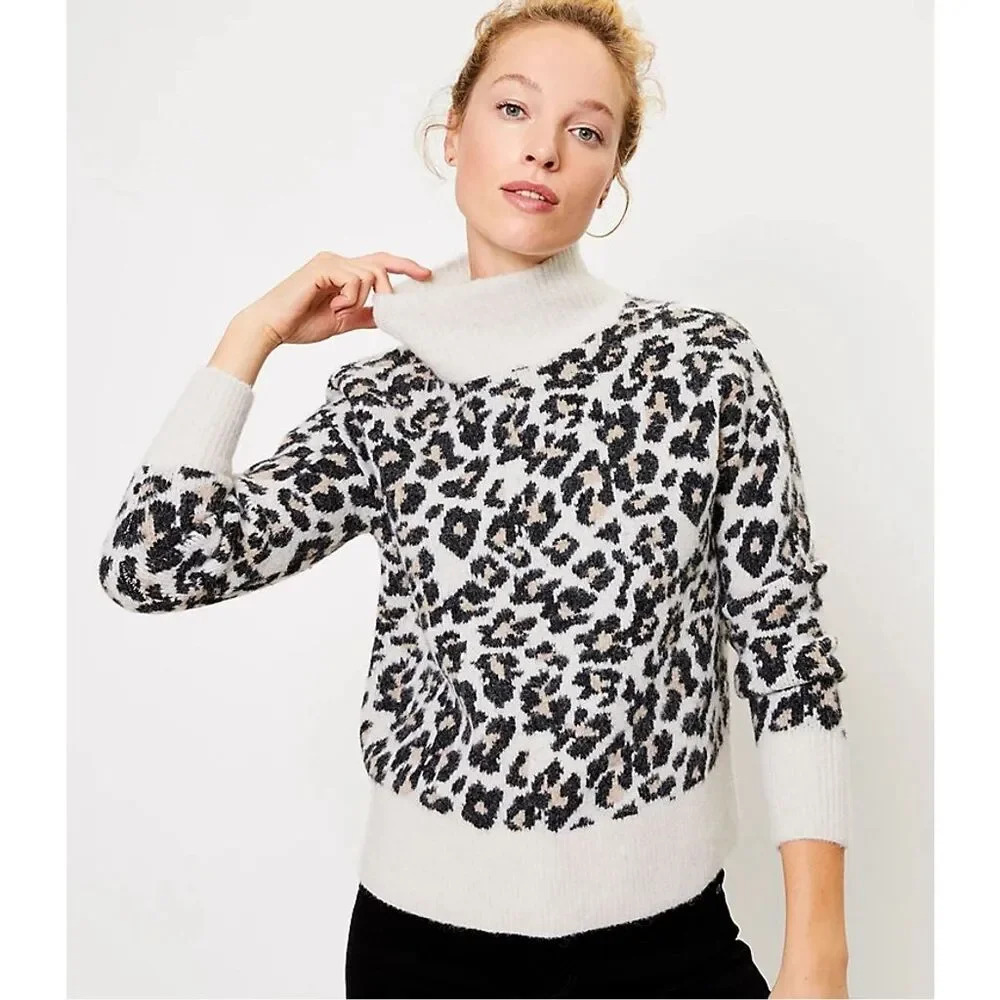 LOFT Petites XS Leopard Print Turtleneck Sweater White Long‎ Sleeve